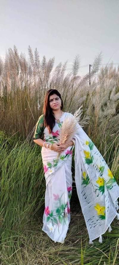 হাফসিল্ক শাড়ীতে হ্যান্ডপ্রিন্ট তুলির কাজ করা