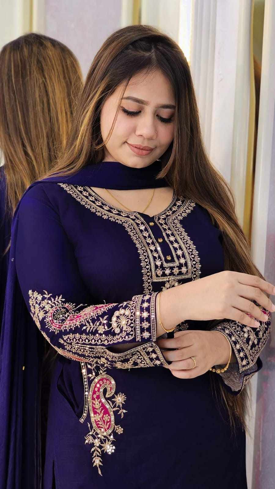 সম্পূর্ণ লেটেস্ট ডিজাইনের সিকোয়েন্স এবং এমব্রয়ডারি কাজ করা সম্পূর্ণ রেডি থ্রি-পিস কালেকশন।।