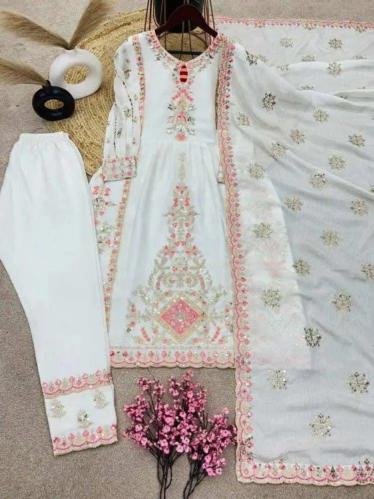 গুজরাটি থ্রি পিস ❣️