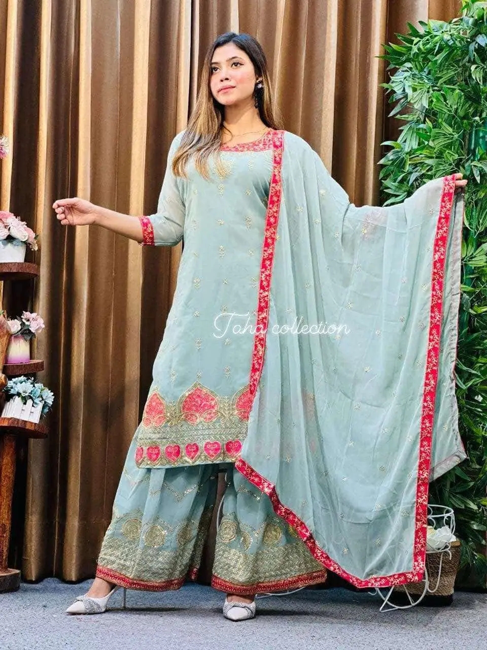 কাশ্মীরি গিরগিটি থ্রি পিস ?