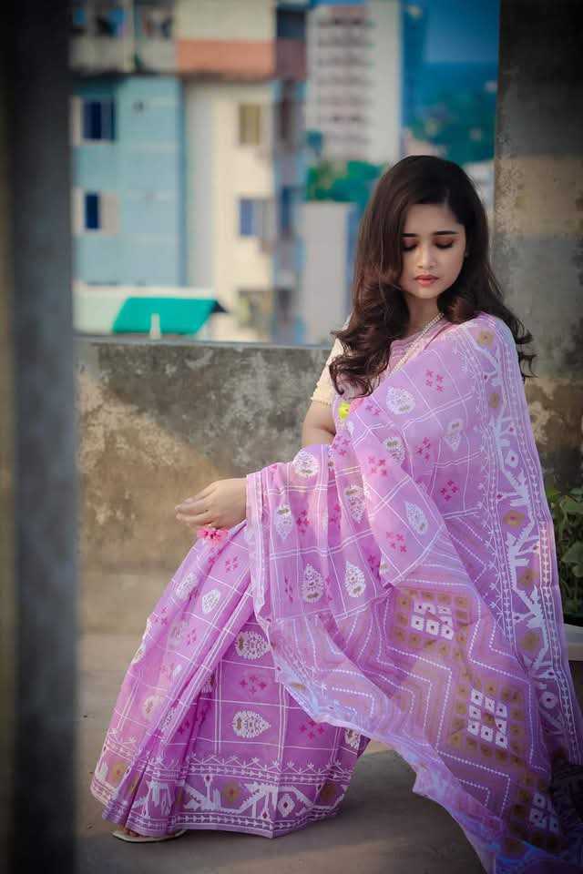 স্কিন প্রিন্ট এর শাড়ি ফুল ১২ হাত মাত্র