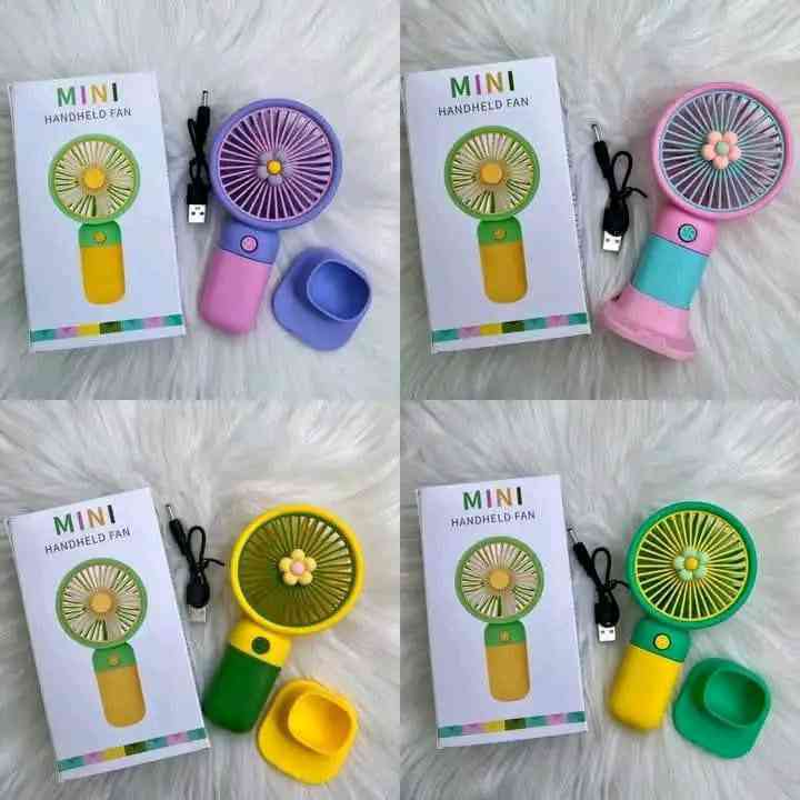আকর্ষণীয় অফারে USB Mini Rechargeable Fan
