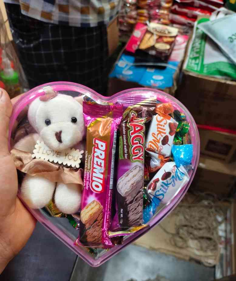 ??Chocolate Doll Gift Box চকলেট গিফট বক্স??