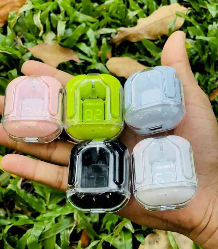 UltraPods Max Bluetooth headphones