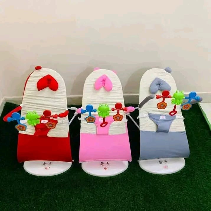 আপনার সোনামণির আরাম আর আনন্দের জন্য—Love Baby Bouncer with Music & Toy!