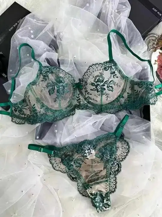 Hot Selling Flower Embroidery, Perspective Mesh, Sexy, Comfortable, Simple and Generous Lingerie Set Sexy Lingerie Sexy Costume