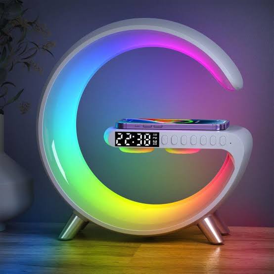 Crescent Glow – RGB Wireless Charging Clock