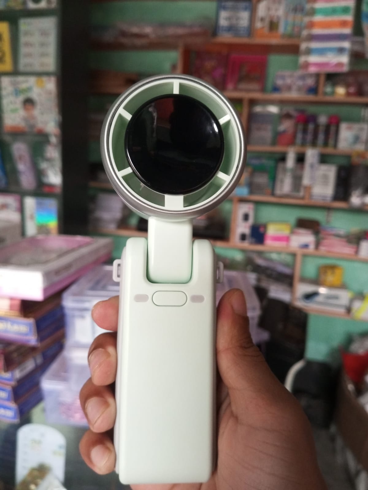 Pocket Size Turbo Mini Fan – 1800 mAh bettery