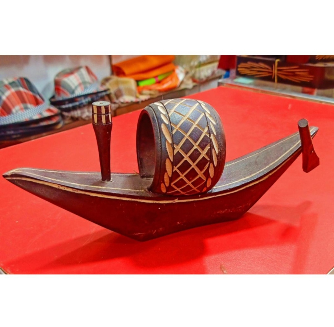 Wooden Boat Showpiece/ Nowka / width 5.5 inchi Chocolate Color-1 Piece