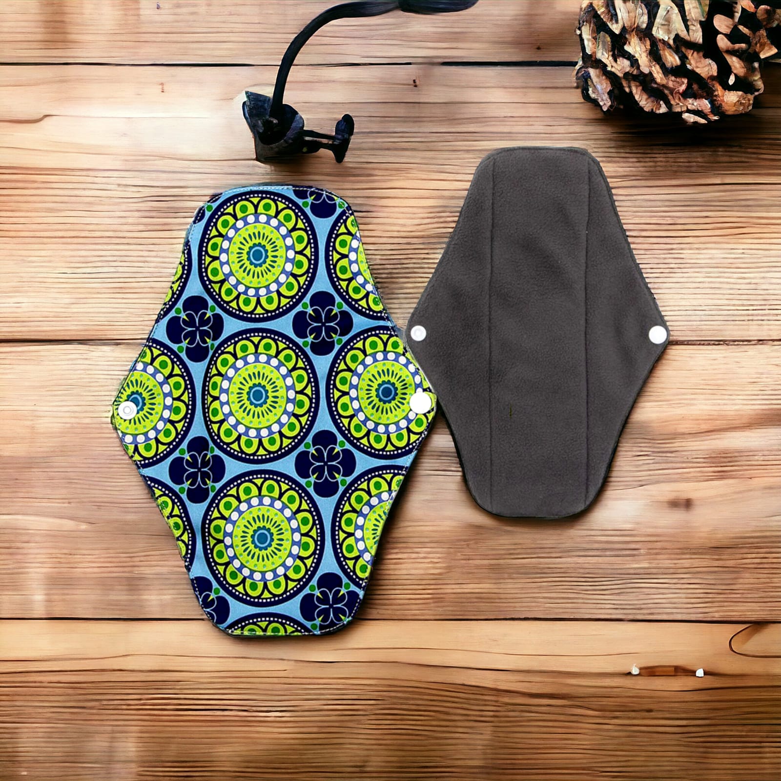 1 PCS Washable Charcoal Bamboo Cloth Menstrual Pads Ladies Resuable Pads Panty Liner Nappy Sanitary Napkins