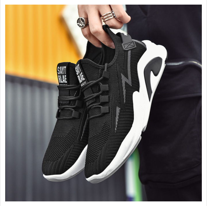 Sports shoe