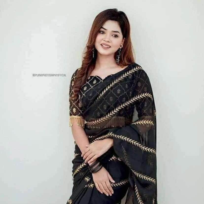 শাড়ির ফেব্রিকঃ ওয়েটলেস জর্জেট