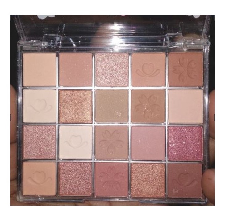 20 Colors Cherry Blossoms Eyeshadow Palette