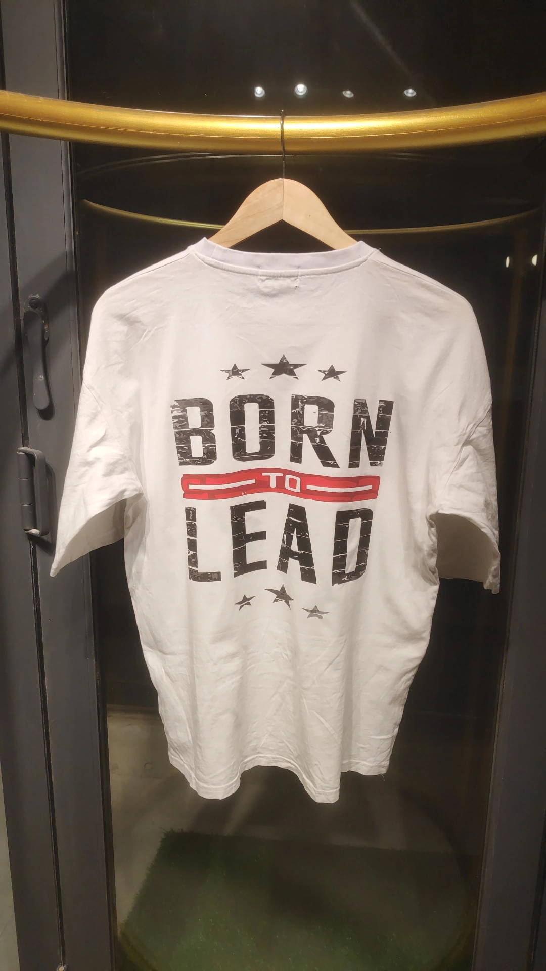 Stylish t shirt for gym with Born to lead printed for males