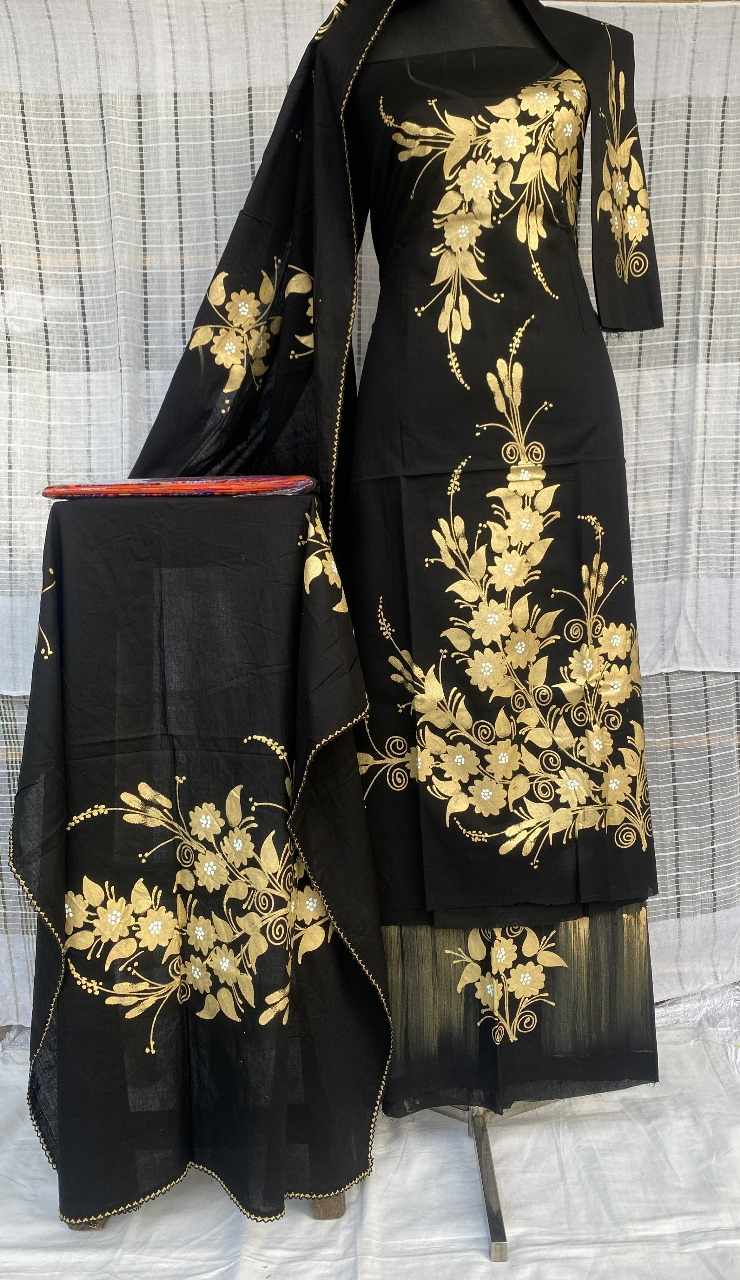 প্রিমিয়াম কোয়ালিটির হ্যান্ড পেইন্ট থ্রি পিস।