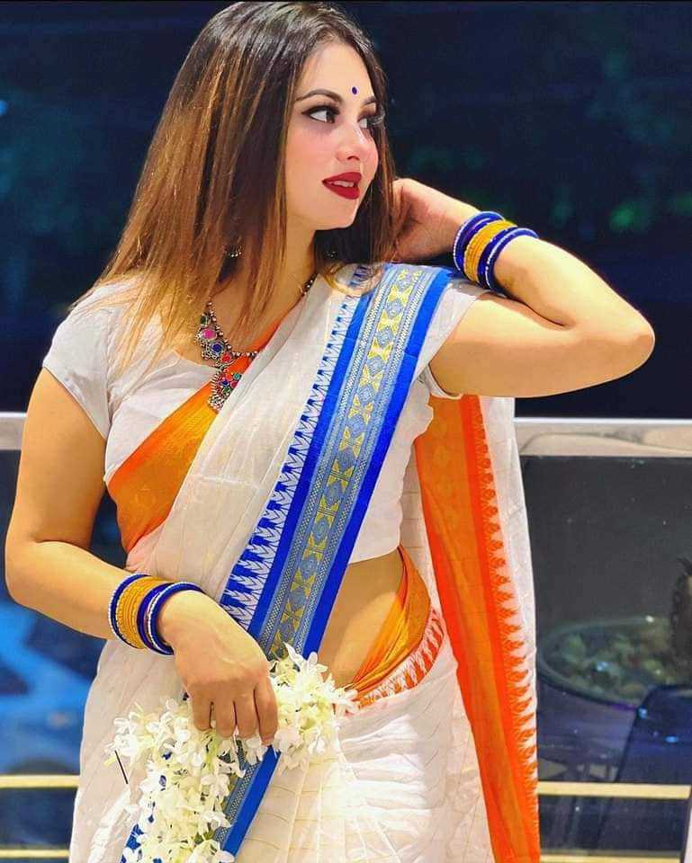 উৎসবের আনন্দে শাড়ির জাদু যা প্রতিটি মুহূর্তকে করে তোলে স্মরণীয়,