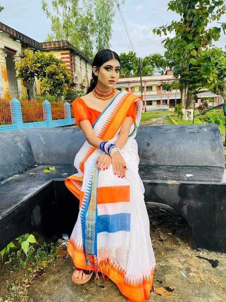 উৎসবের আনন্দে শাড়ির জাদু যা প্রতিটি মুহূর্তকে করে তোলে স্মরণীয়,