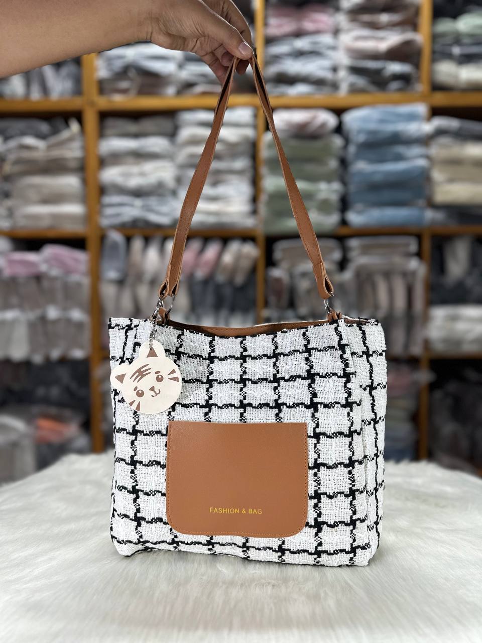 Tote bag