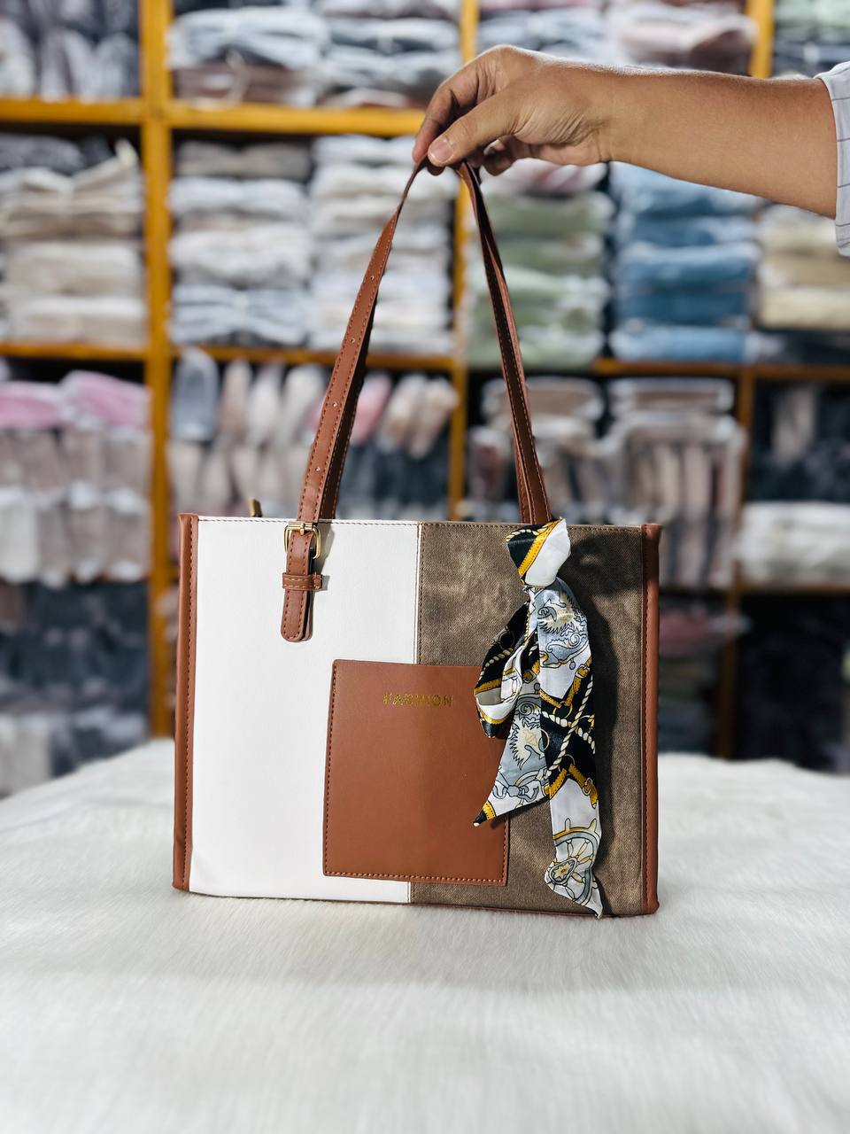 Tote bag