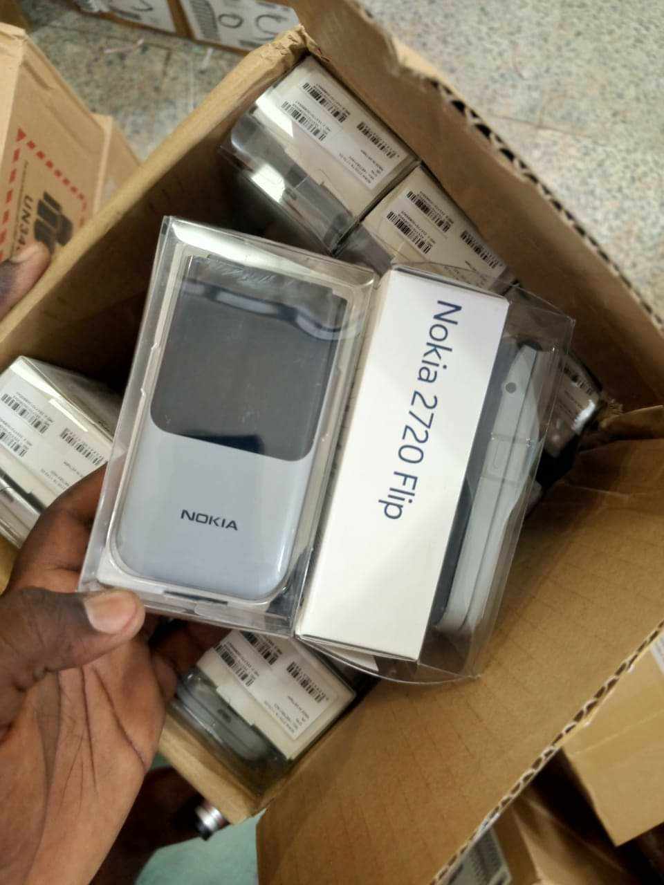 Nokia 2720 flip white colour new