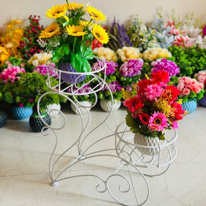 Metal 2tala flower stand