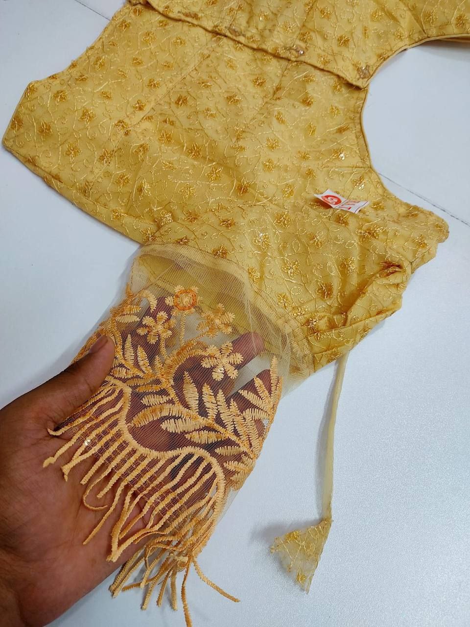 পানি পাতি ব্লাউজ