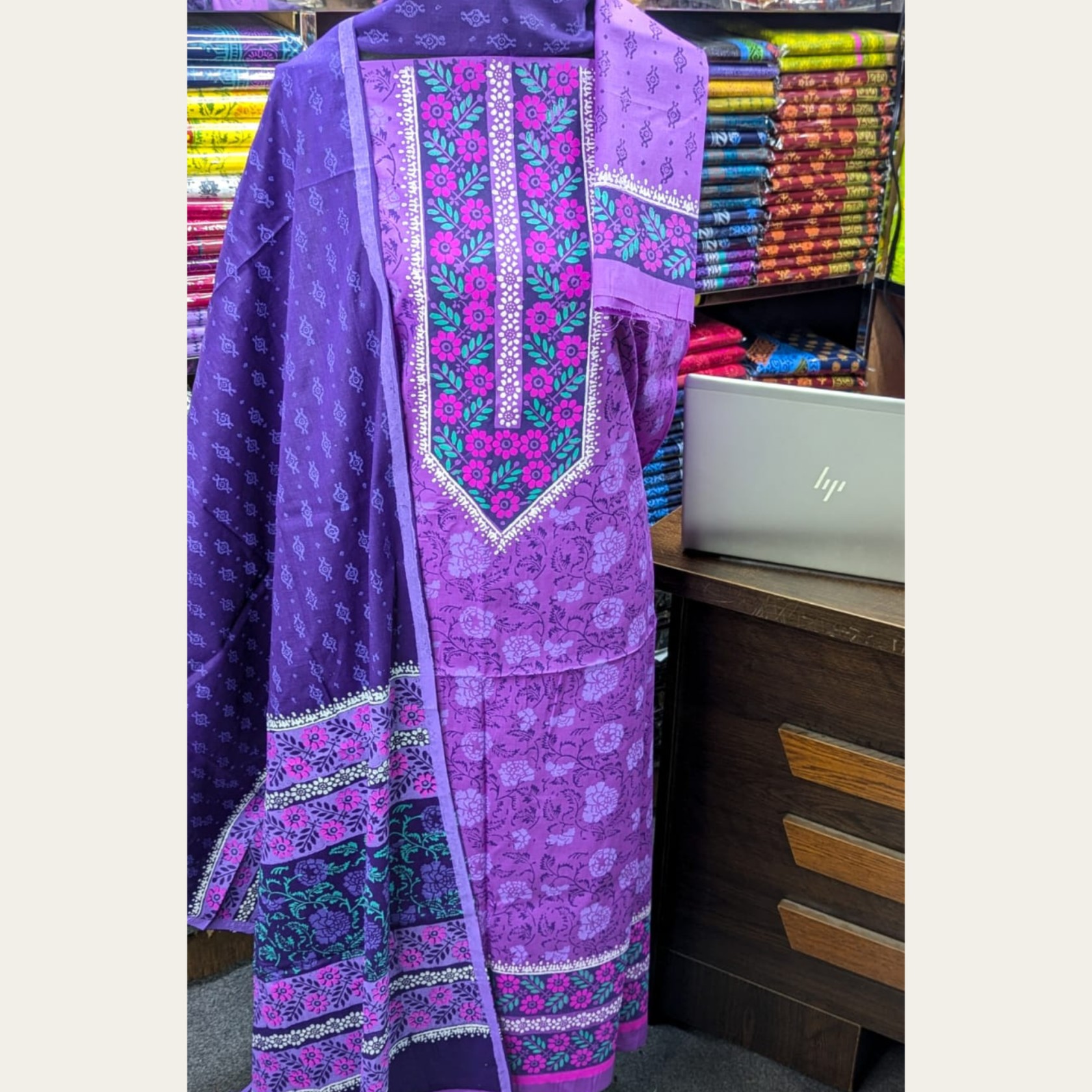 *স্টাইলিশ থ্রিপিছ সেট code: onuk