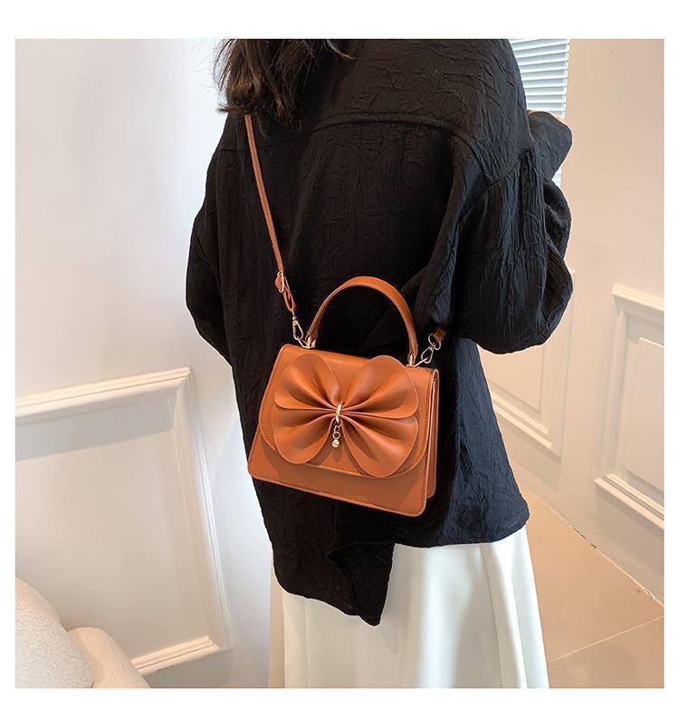 Trendy Fashionable Party Bag Code- DG16