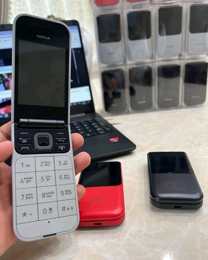 Nokia 2720 Filp