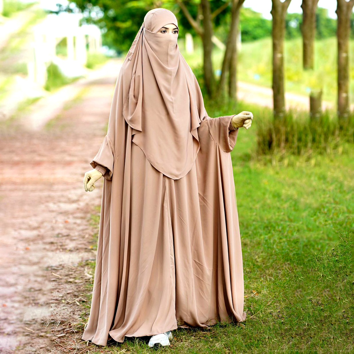 Floor touch long abaya Borka code: ukhi