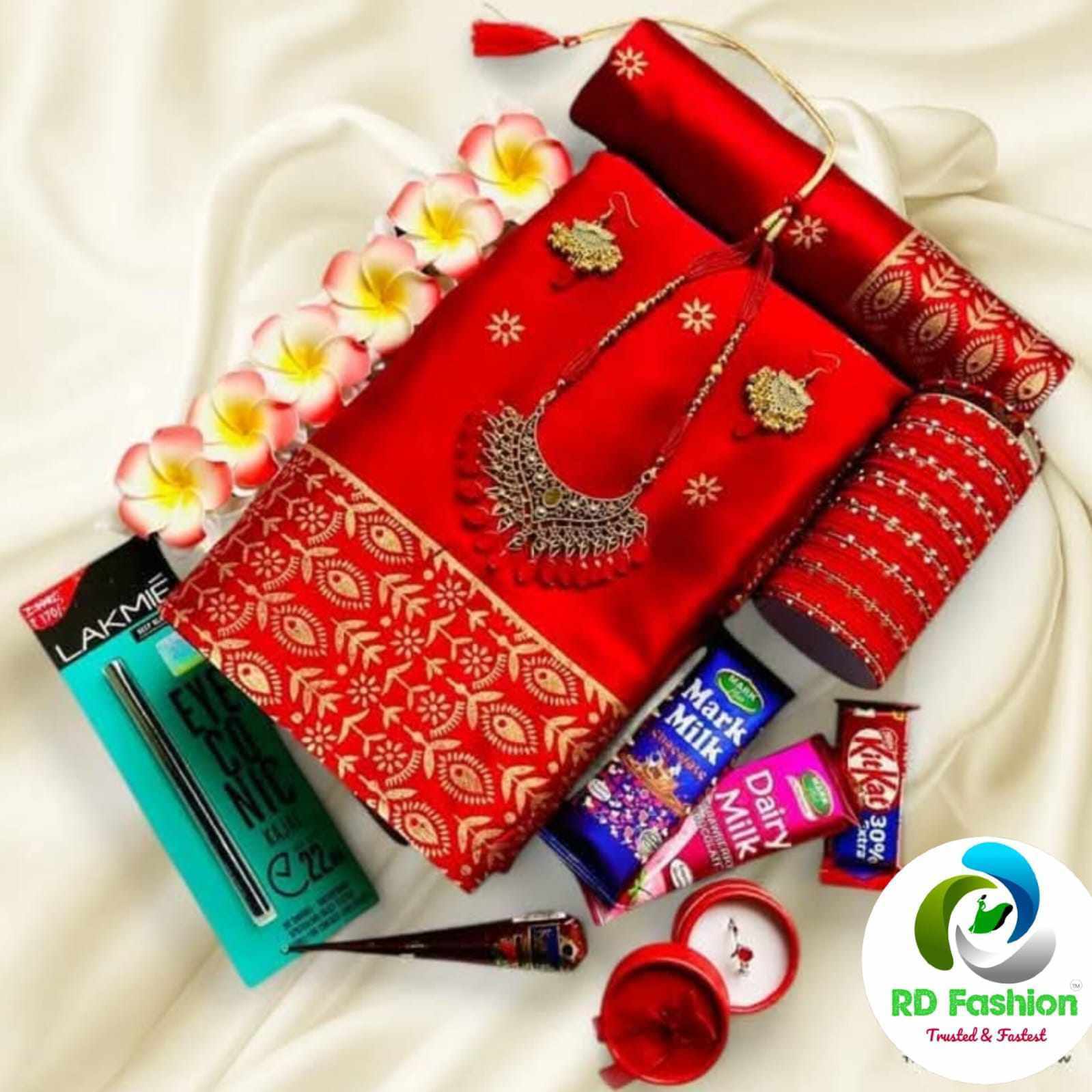 ভাইরাল শাড়ি কম্বো