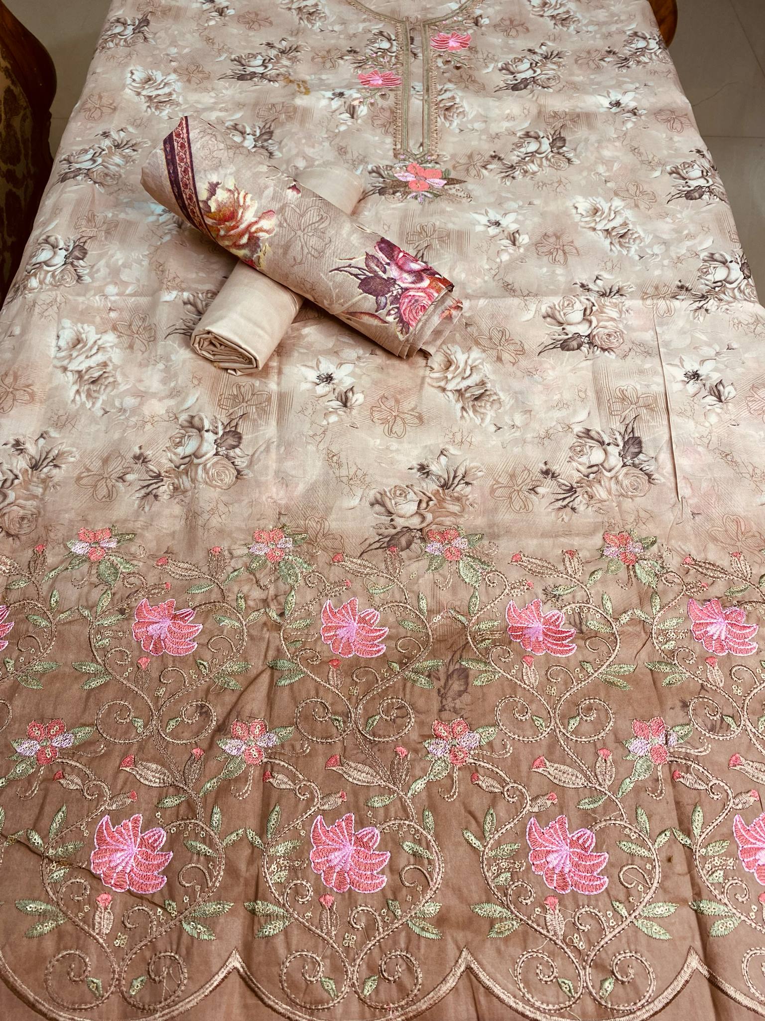 বুটিক্স থ্রীপিস