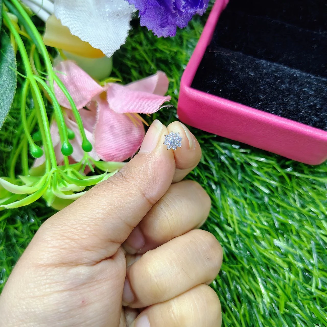 9-Stone Floral Nose Pin (With gift box)