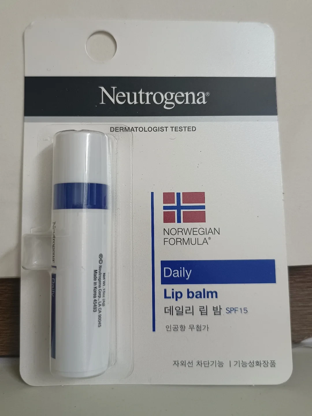Neutrogena Norwegian Formula Lip Balm / Moisturizer SPF 15 - 4g