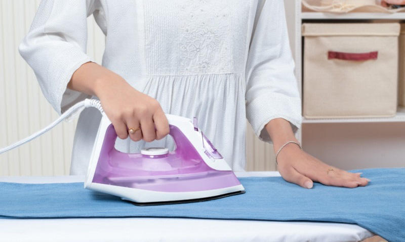 Philips DST0810/30 1250W Steam Iron