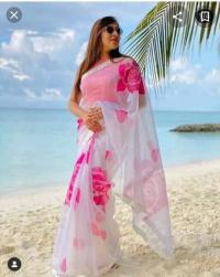 হাফসিল্ক শাড়ীতে হ্যান্ডপ্রিন্ট তুলির কাজ করা