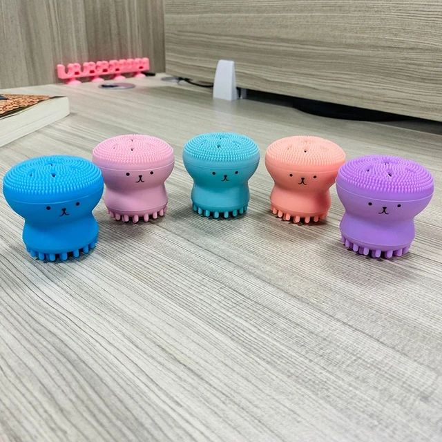 Octopus Shape Silicone Face Cleansing Brush 1pcs - Random Colour