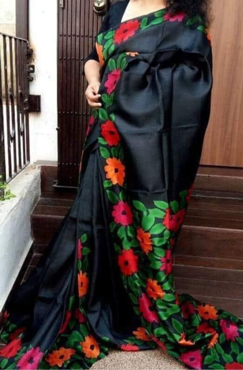 হাফসিল্ক শাড়ীতে হ্যান্ডপ্রিন্ট তুলির কাজ করা