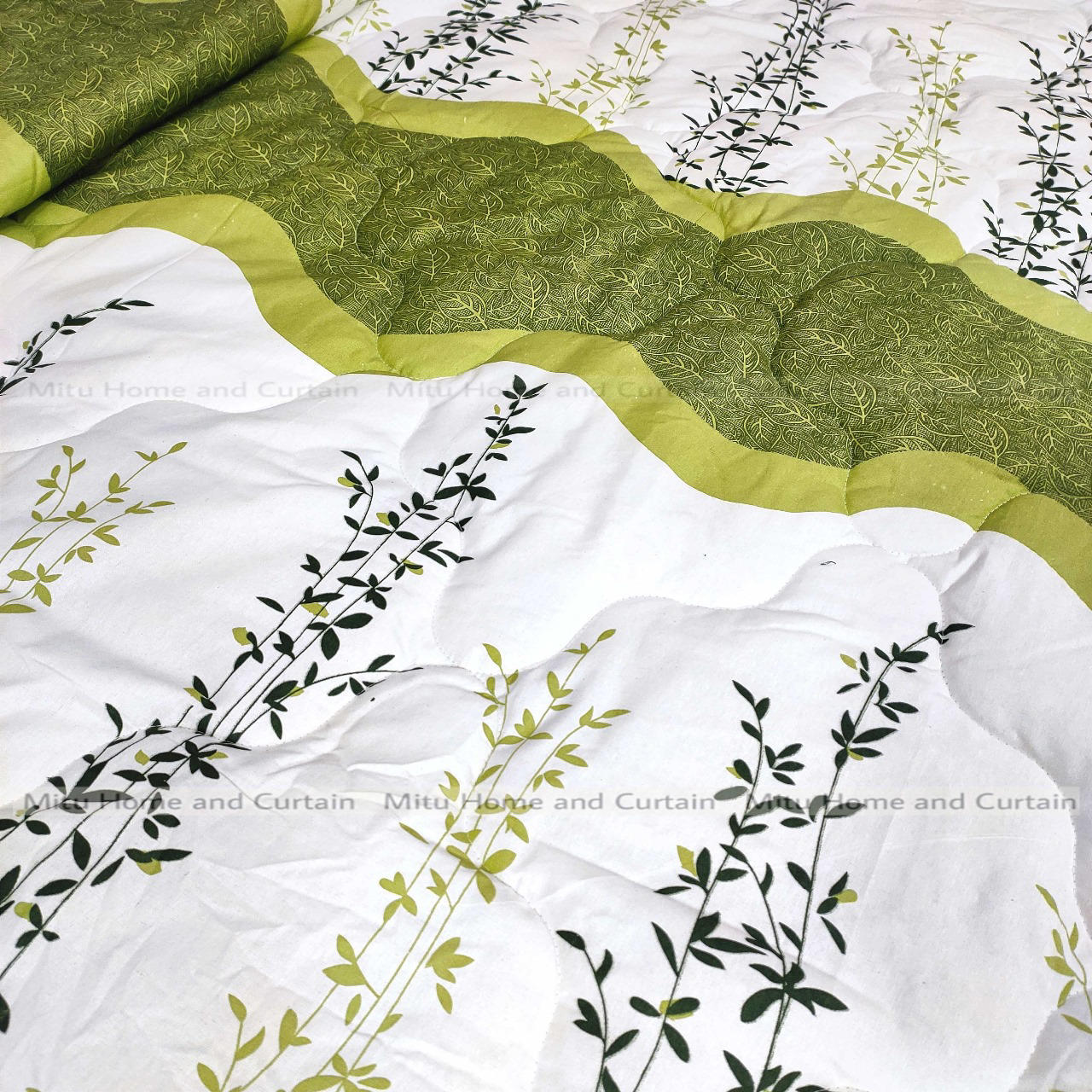 King Size Exclusive Cotton Fabric Winter Comforter with European Cube Design, 84*90 in / 7*7.5 ft (Emerald Green)