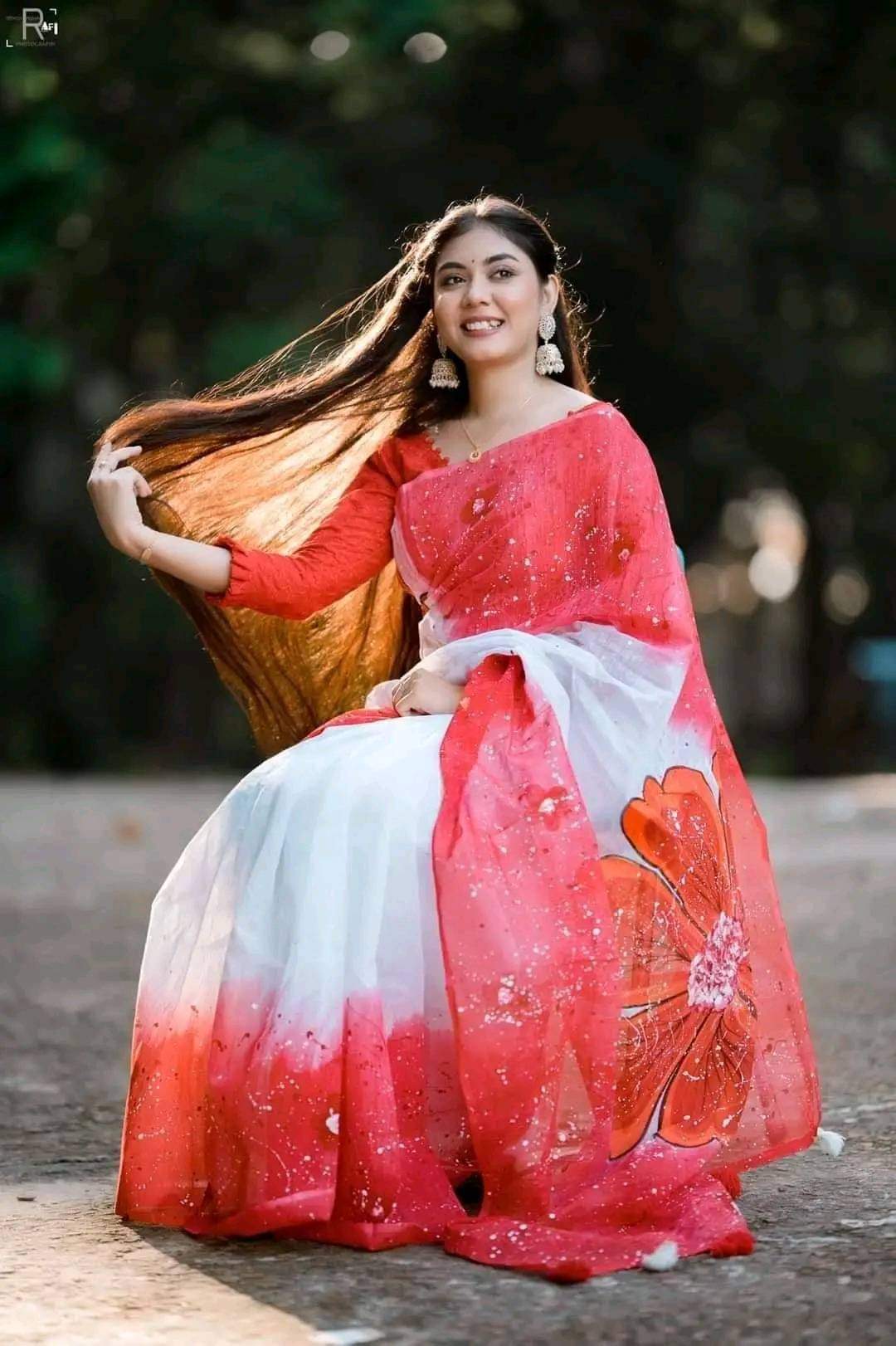 হাফসিল্ক শাড়ীতে হ্যান্ডপ্রিন্ট তুলির কাজ করা