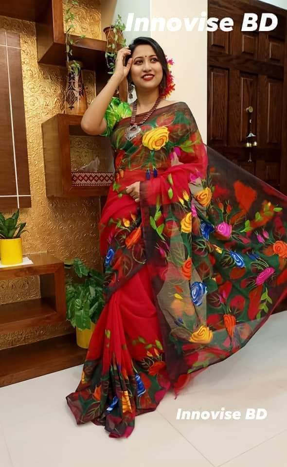 হাফসিল্ক শাড়ীতে হ্যান্ডপ্রিন্ট তুলির কাজ করা
