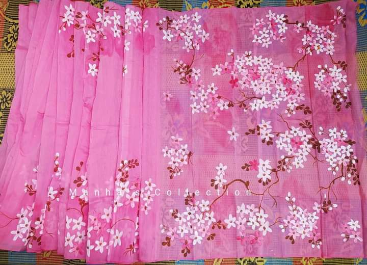 হাফসিল্ক শাড়ীতে হ্যান্ডপ্রিন্ট তুলির কাজ করা
